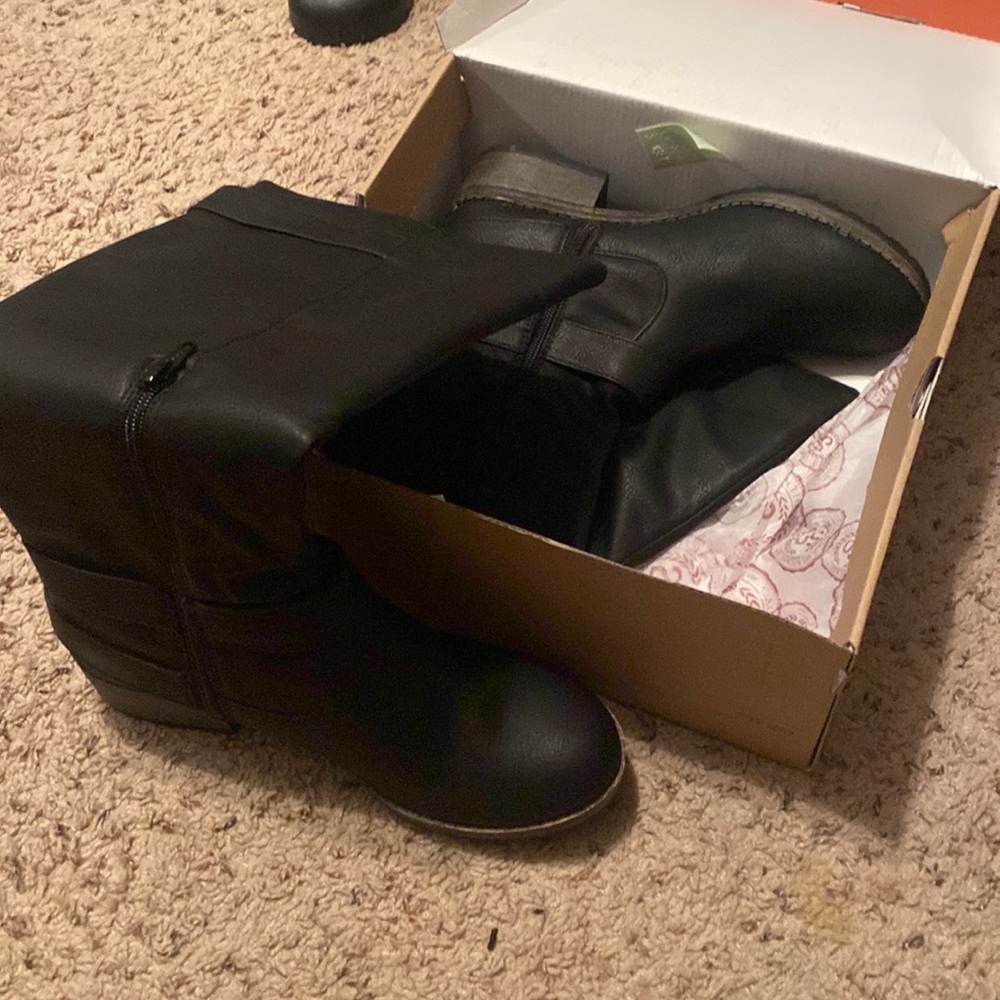 Ta black boots